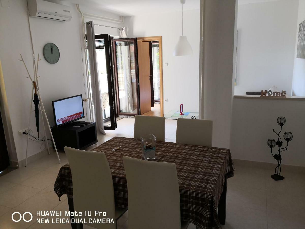 Apartmans Luce E Stella มาลินสกา ภายนอก รูปภาพ
