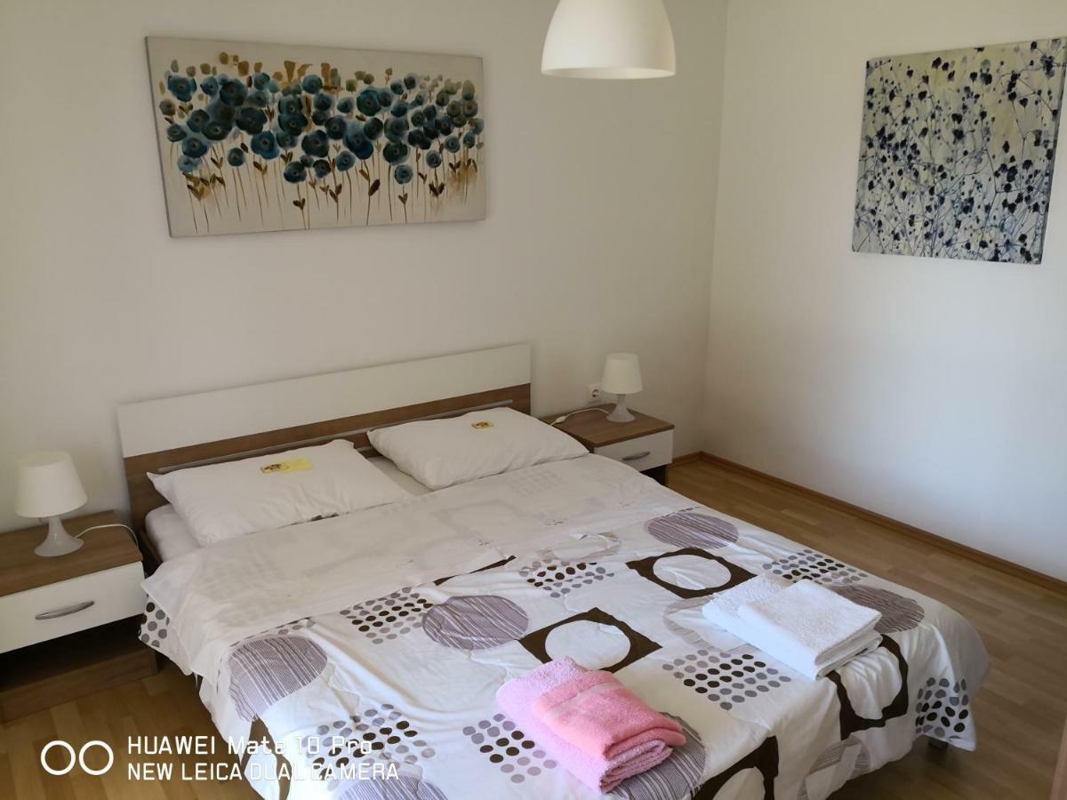 Apartmans Luce E Stella มาลินสกา ภายนอก รูปภาพ