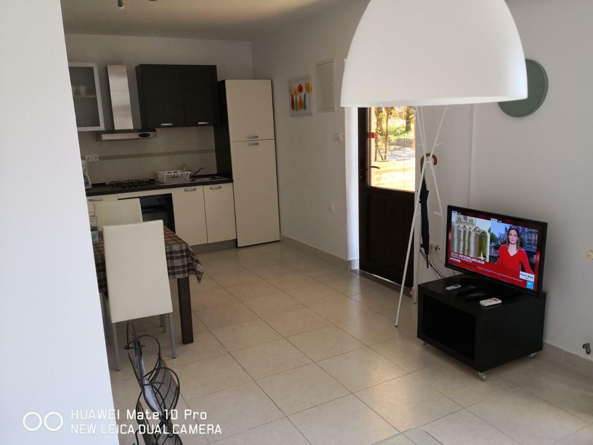 Apartmans Luce E Stella มาลินสกา ภายนอก รูปภาพ